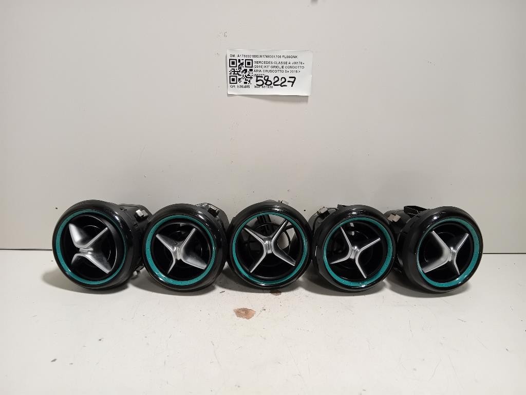 KIT Griglie Condotto ARIA Cruscotto A1768301800A1768301700 Mercedes Classe A W176 2015