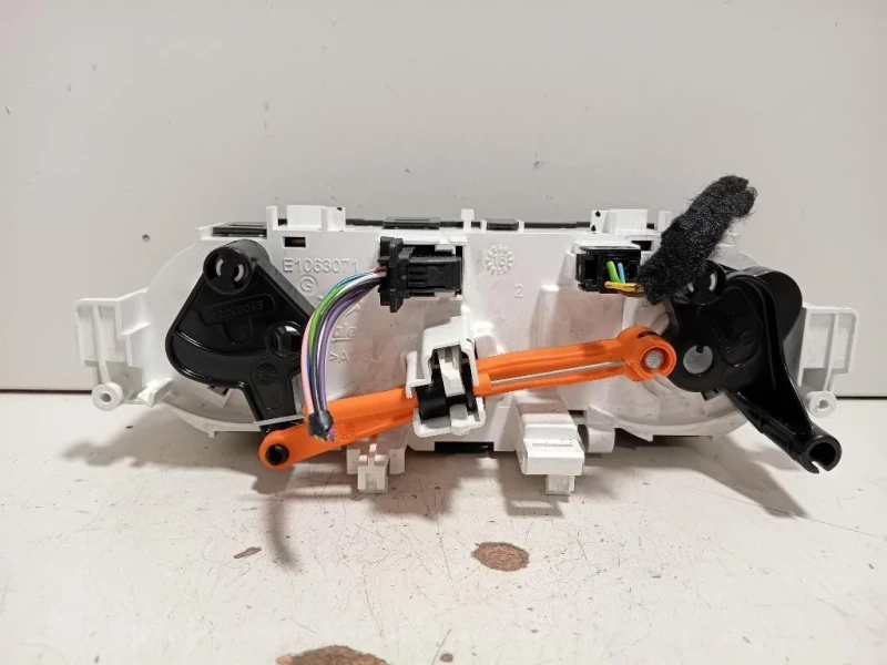 Modulo Comando Riscaldamento Clima MODULO COMANDO RISCALDAMENTO CLIMA Peugeot 2008 I 2016
