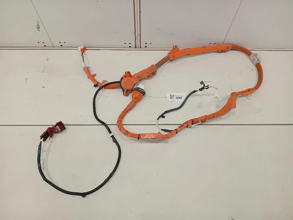 Caricabatteria 821640D010G Toyota Yaris IV 2017