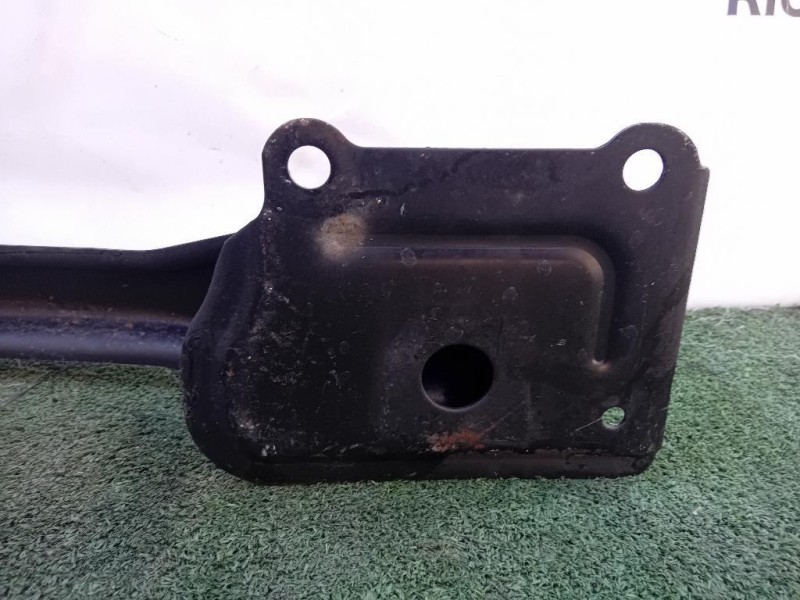 Traversa Paraurti POST 8V5117912BJ Ford Fiesta VI 2012