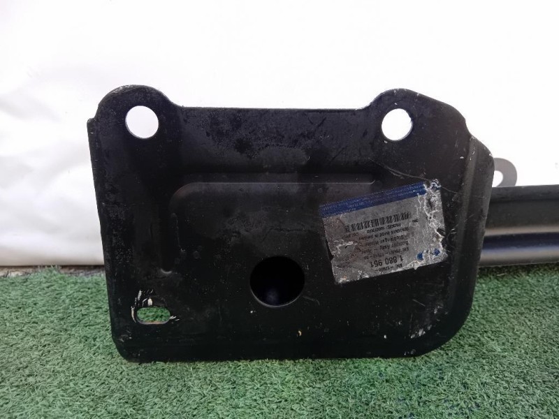 Traversa Paraurti POST 8V5117912BJ Ford Fiesta VI 2012