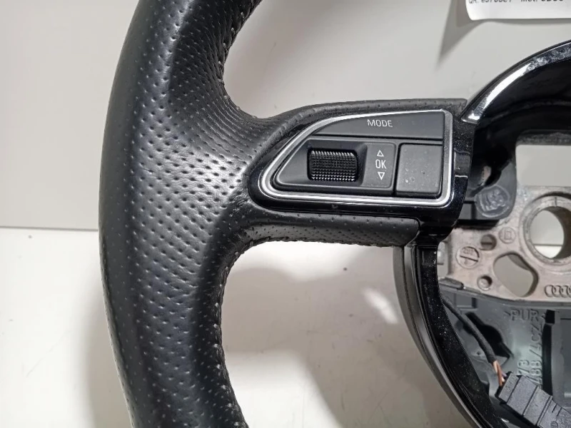 Volante 8K0419091CB Audi A4 8K5 Avant 2012