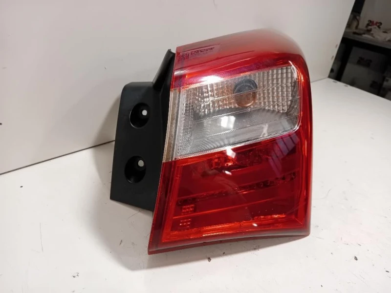 Fanale POST DX 92402-A50 Hyundai I30 II 2015
