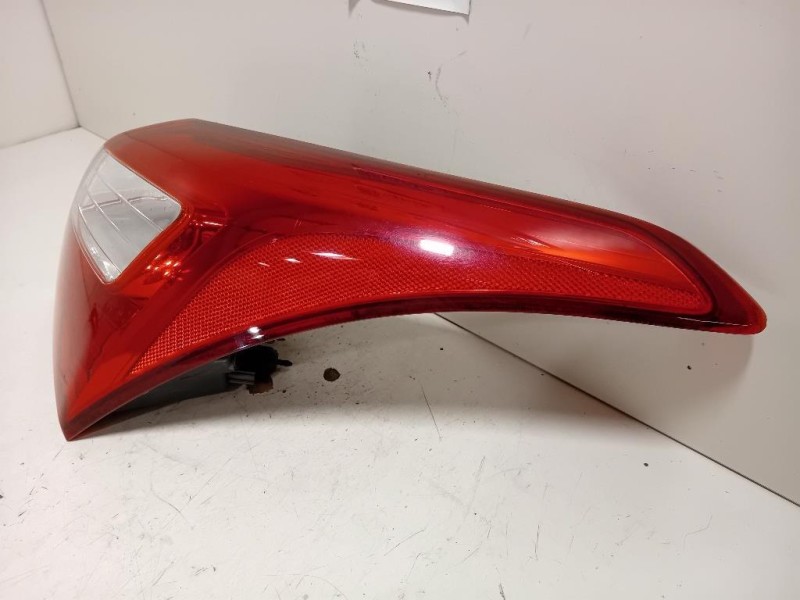 Fanale POST DX 92402-A50 Hyundai I30 II 2015