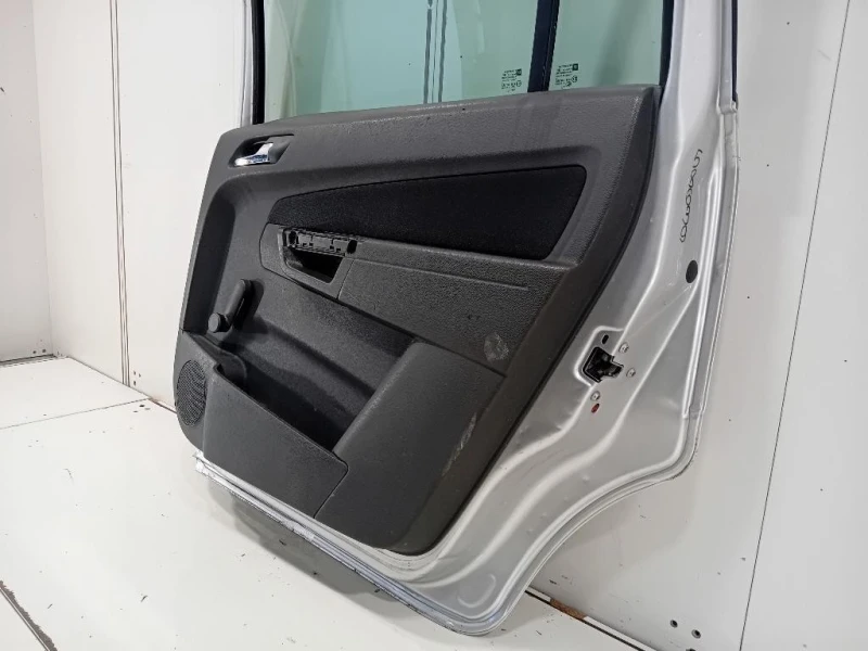 Porta POST DX 13203016 Opel Zafira B 2005