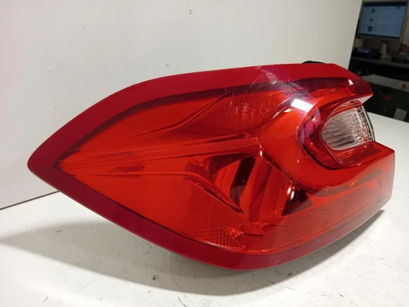 Fanale EST POST SX H1BB13405BH Ford Fiesta VII 2017
