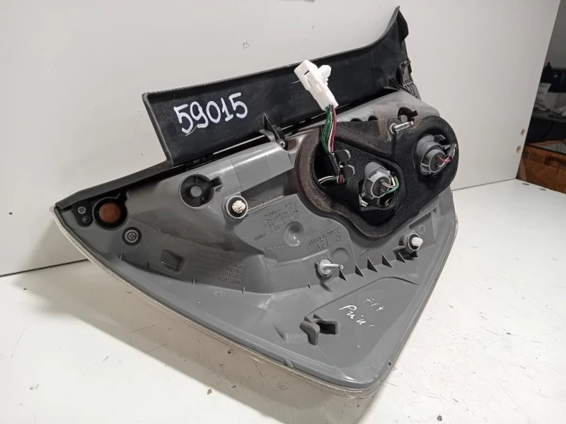 Fanale POST DX FANALE POST DX Toyota Prius II 2012