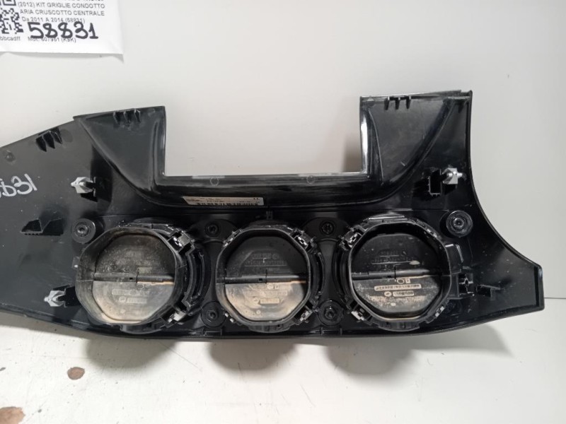 KIT Griglie Condotto ARIA Cruscotto Centrale A2466809471 Mercedes Classe B W246 2012
