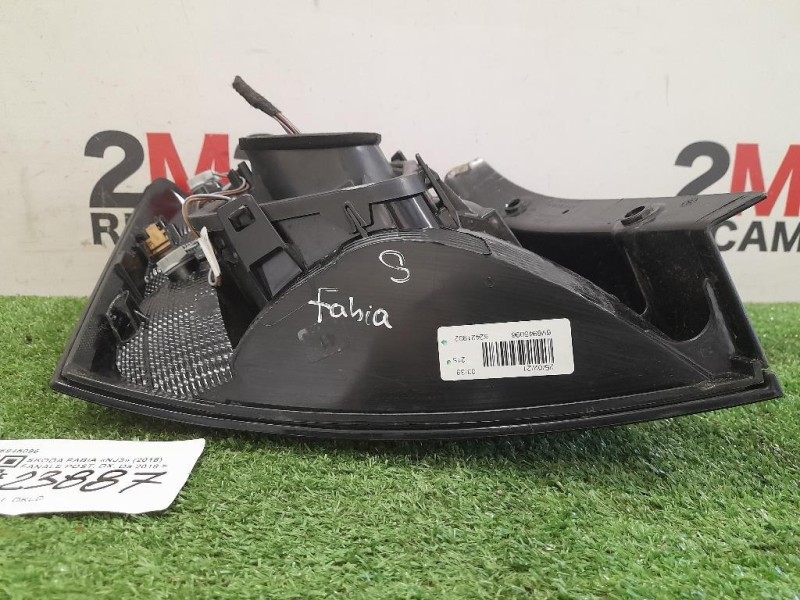 Fanale POST DX 6V6945096 Skoda Fabia NJ3 2018