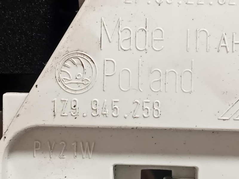 Fanale POST DX 1Z9945258 Skoda Octavia 1Z3 2009