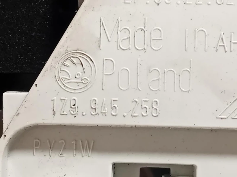 Fanale POST DX 1Z9945258 Skoda Octavia 1Z3 2009