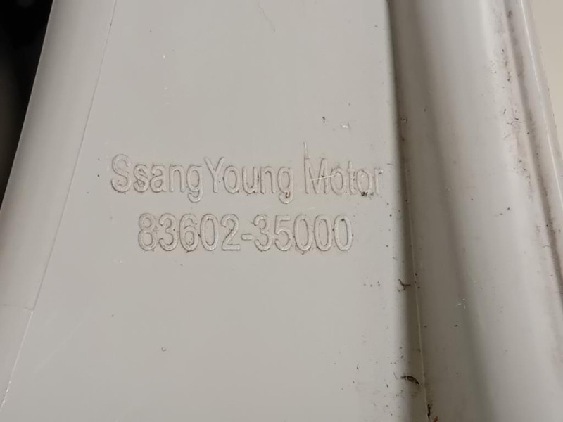 Fanale POST DX 83602-35000 Ssangyong Tivoli 2015