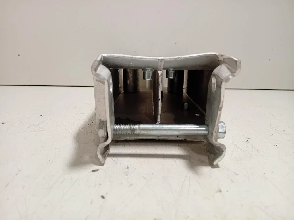 Supporto Traversa Radiatore ANT SX SUPPORTO TRAVERSA RADIATORE ANT SX Bmw Serie 7 F01 2009