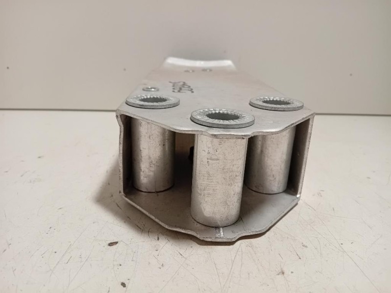 Supporto Traversa Radiatore ANT SX SUPPORTO TRAVERSA RADIATORE ANT SX Bmw Serie 7 F01 2009