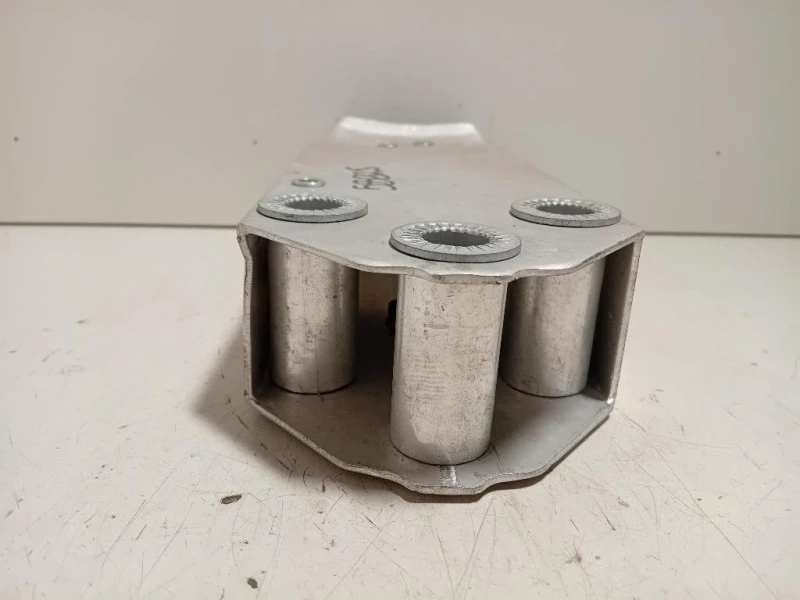 Supporto Traversa Radiatore ANT SX SUPPORTO TRAVERSA RADIATORE ANT SX Bmw Serie 7 F01 2009
