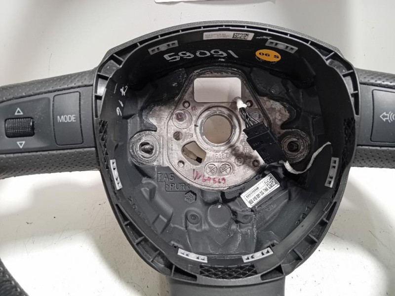 Volante 61711340B00 Audi A4 8EC 2005