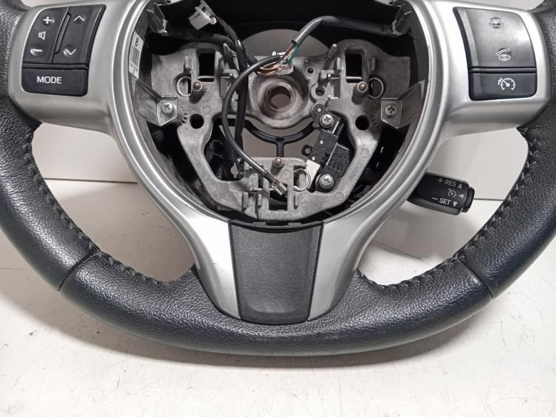 Volante 306744199483 Toyota Yaris IV 2014