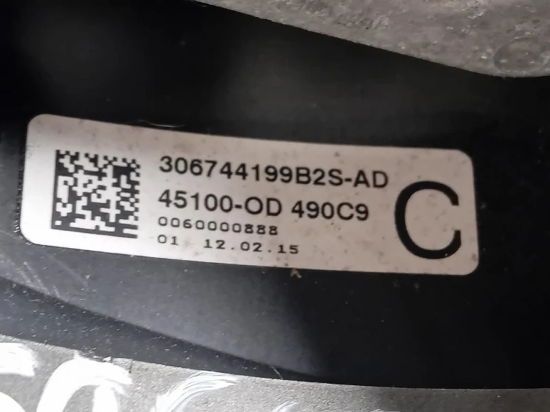 Volante 306744199B2S Toyota Yaris IV 2014