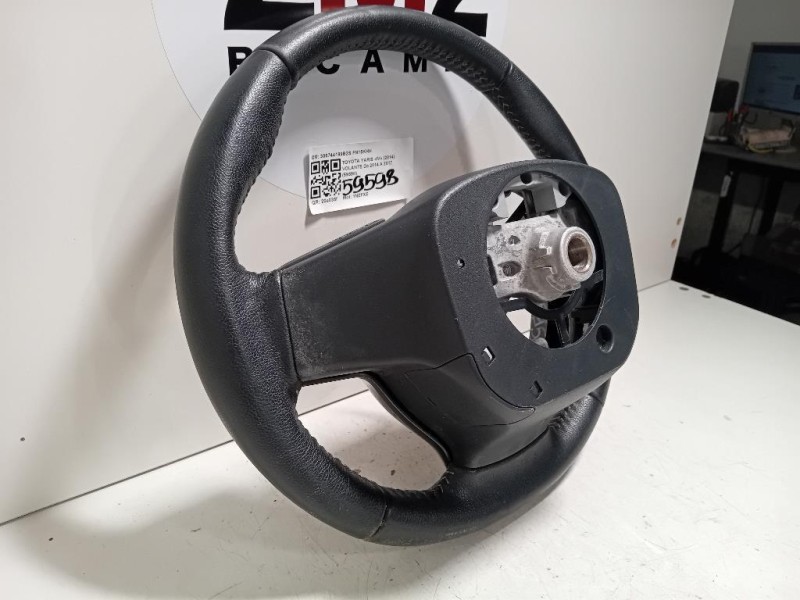 Volante 306744199B2S Toyota Yaris IV 2014