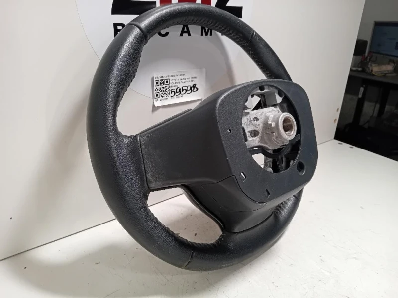 Volante 306744199B2S Toyota Yaris IV 2014