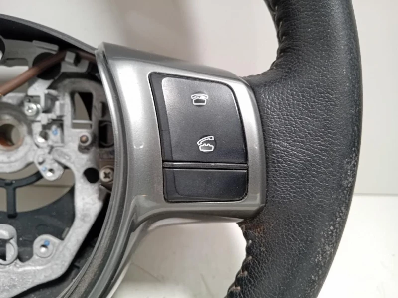 Volante 306744199B2S Toyota Yaris IV 2014