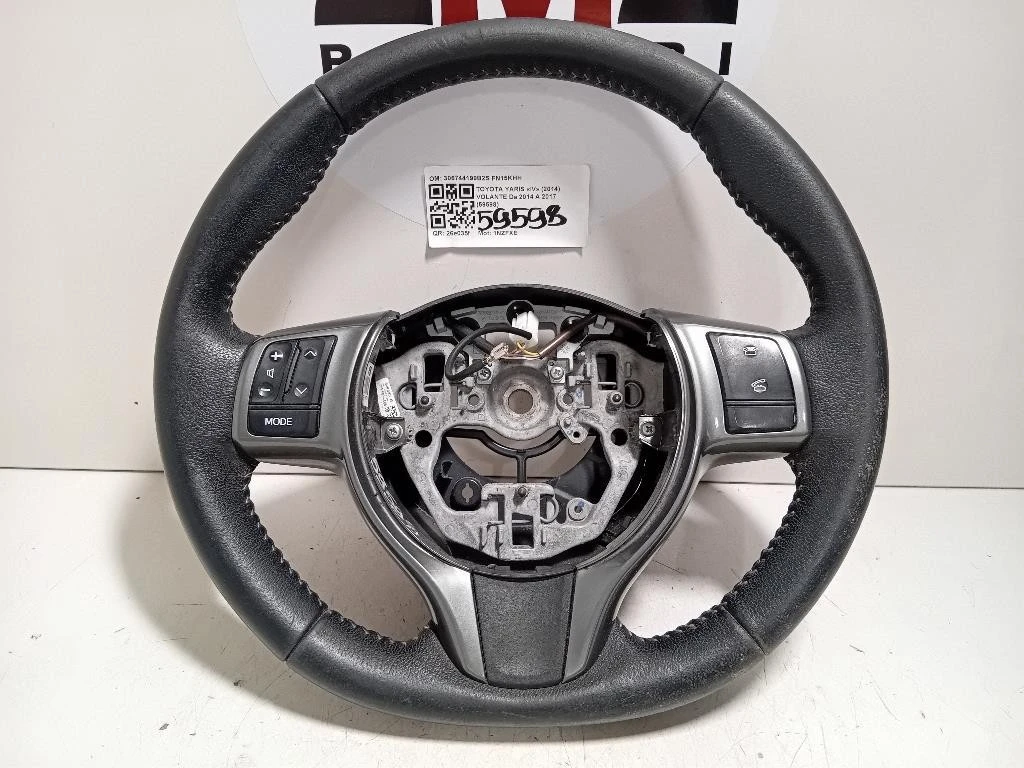 Volante 306744199B2S Toyota Yaris IV 2014