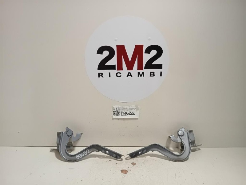 KIT Cerniere Cofano ANT KIT CERNIERE COFANO ANT Toyota Yaris IV 2014