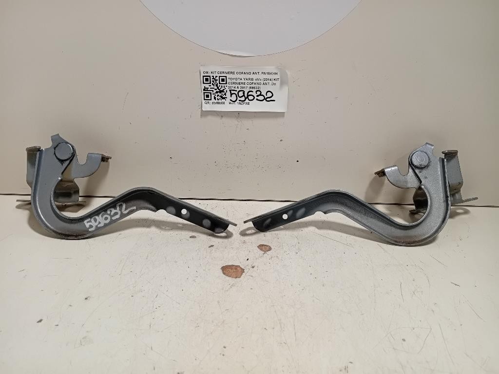 KIT Cerniere Cofano ANT KIT CERNIERE COFANO ANT Toyota Yaris IV 2014