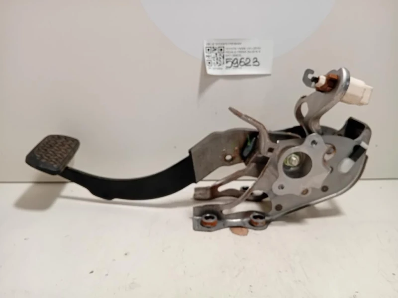 Pedale Freno 471010D470 Toyota Yaris IV 2014