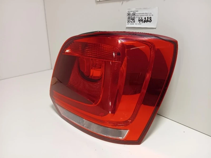 Fanale POST DX 6R0 945 258 B Volkswagen POLO VI 2009