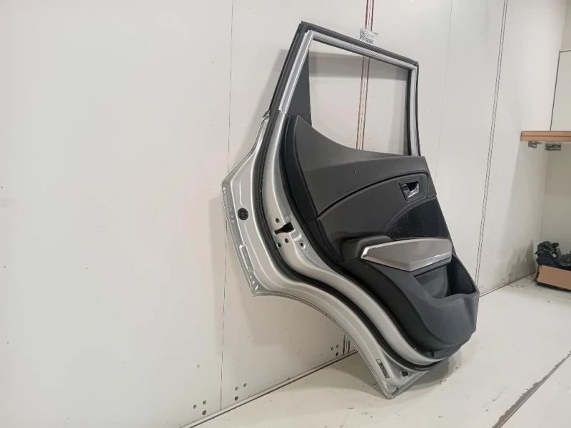 Porta POST SX 6301135002 Ssangyong Tivoli 2015