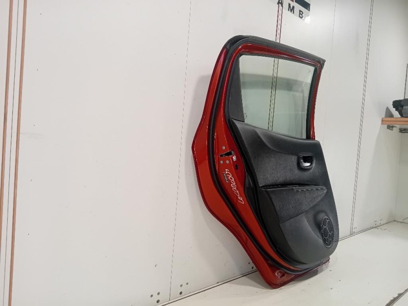 Porta POST SX 670040D210 Toyota Yaris IV 2014