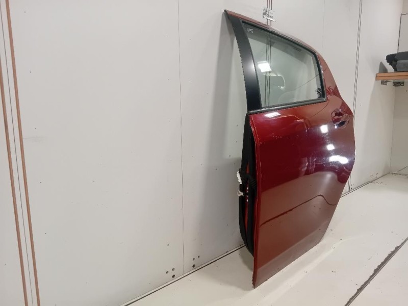 Porta POST SX 670040D210 Toyota Yaris IV 2014