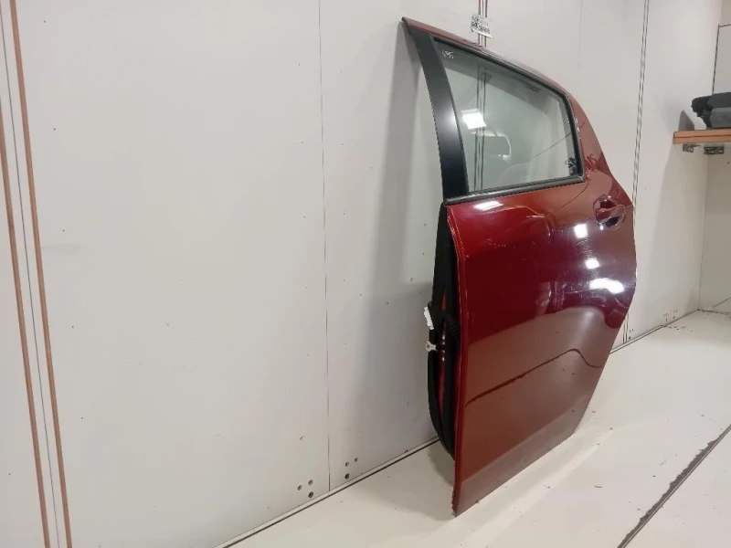 Porta POST SX 670040D210 Toyota Yaris IV 2014