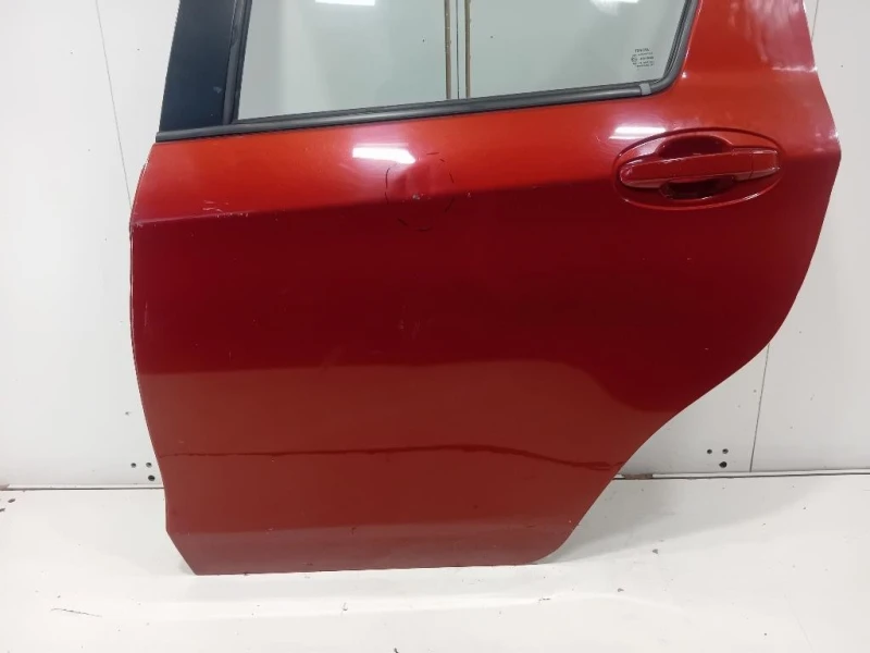 Porta POST SX 670040D210 Toyota Yaris IV 2014