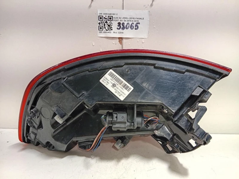 Fanale POST SX 8W5 945 091 C Audi A4 8W2 2015