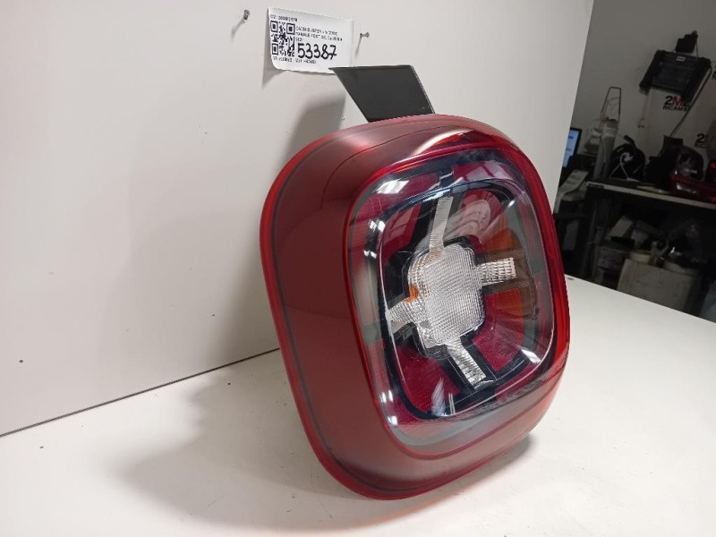 Fanale POST SX 26558217R Dacia Duster II 2018