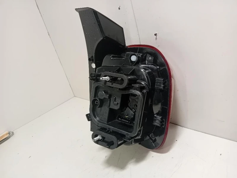 Fanale POST SX 265558514R Dacia Duster II 2018