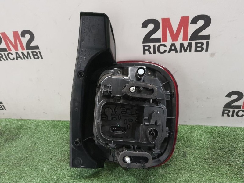 Fanale POST SX 265558217R Dacia Duster II 2018