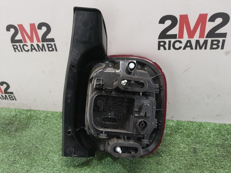 Fanale POST SX 265558217R Dacia Duster II 2018