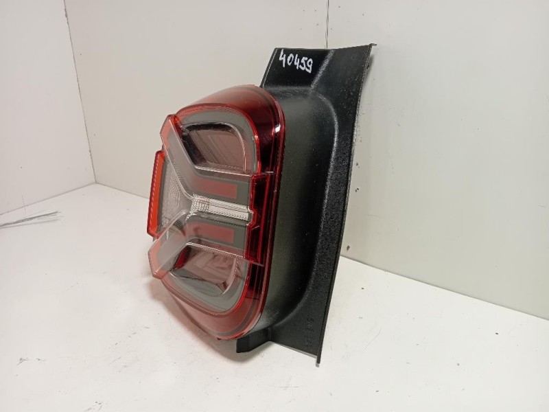 Fanale POST SX 265558514R Dacia Duster II 2021