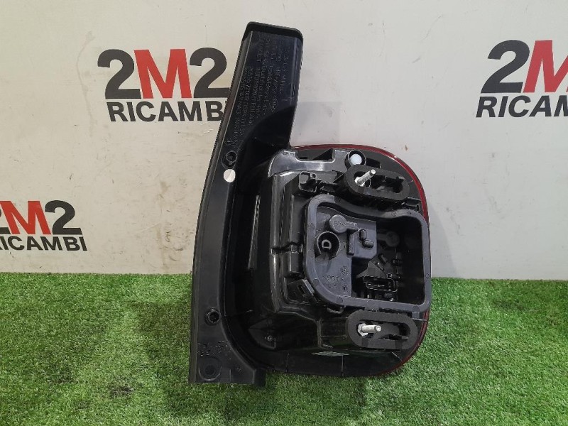 Fanale POST SX 265557200R Dacia Duster II 2021