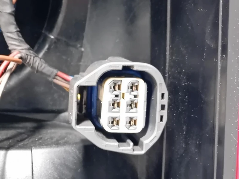 Fanale POST SX XFB000573 Land Rover Discovery III 2005