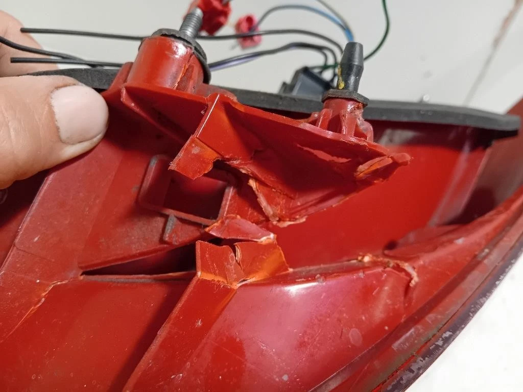 Fanale POST SX 42435941 Opel Mokka 2013