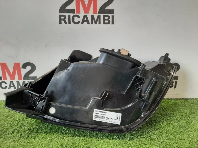 Fanale POST SX 9823216880 Peugeot 208 I 2015
