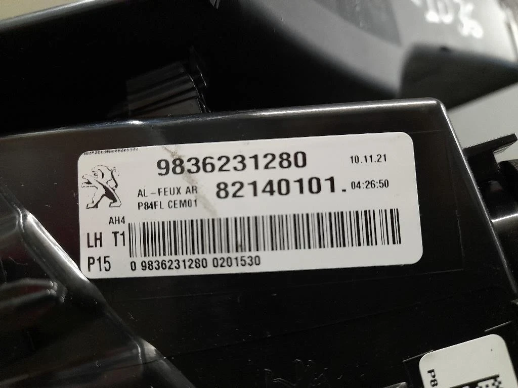 Fanale POST SX 9836231280 82140101 Peugeot 3008 II 2016