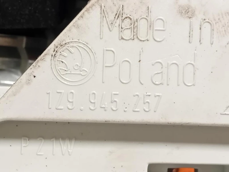 Fanale POST SX 1Z9945257 Skoda Octavia 1Z3 2009