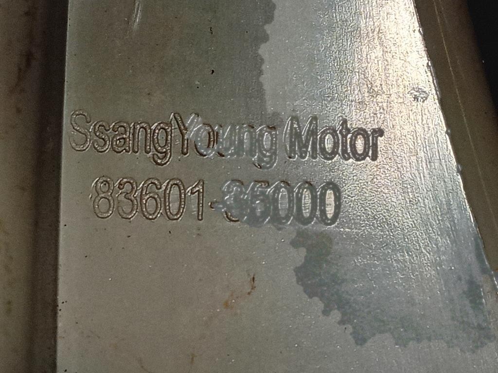 Fanale POST SX 83601-35000 Ssangyong Tivoli 2015