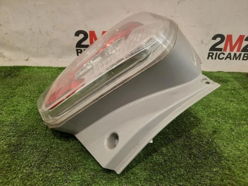 Fanale POST SX 83601-35000 Ssangyong Tivoli 2015