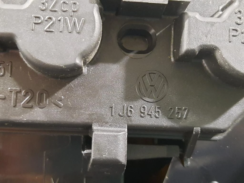 Fanale POST SX 1J6 945 257 Volkswagen GOLF IV 1998